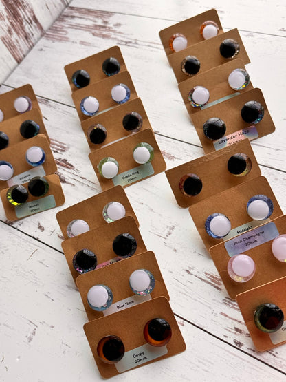 MYSTERY BUNDLE 20mm Safety Eyes 4 Pack - 2 Black, 2 White