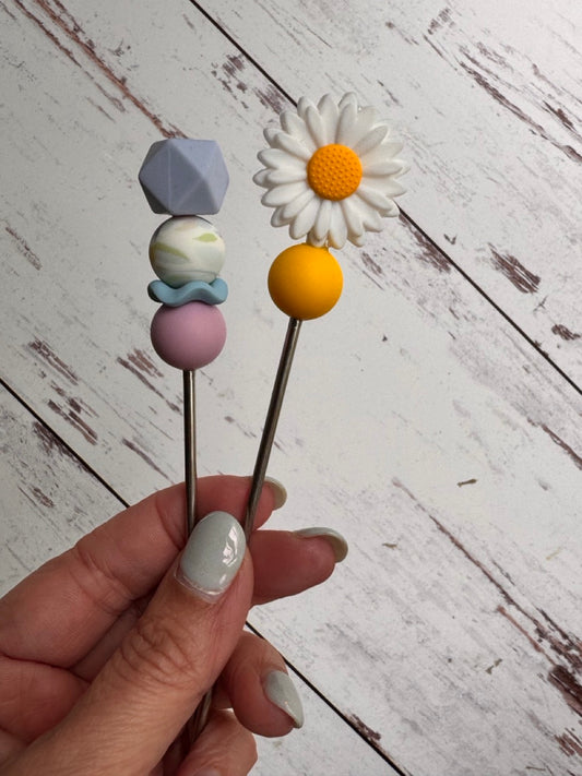 Large Daisy Flower Pair of Amigurumi Sewing Sticks