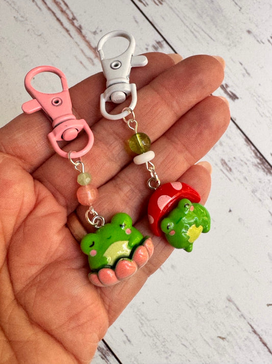 Cute Frogs in Resin Pair of Stitch Markers