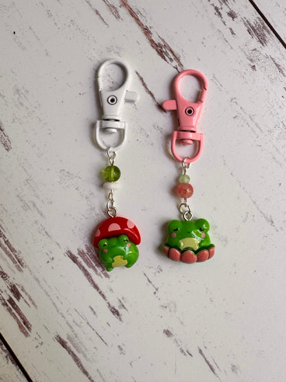 Cute Frogs in Resin Pair of Stitch Markers