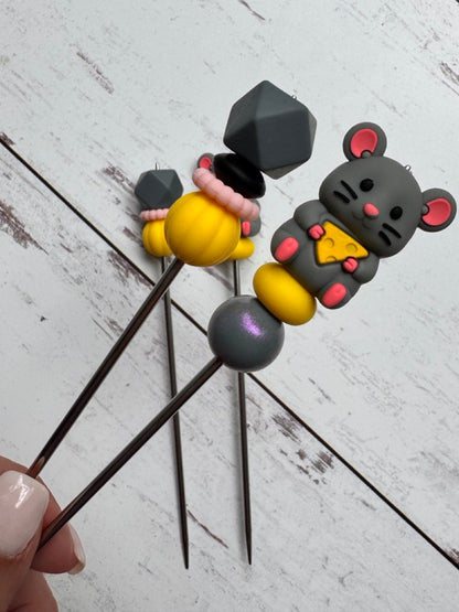 Pair of Mouse with Cheese Amigurumi Sewing Sticks