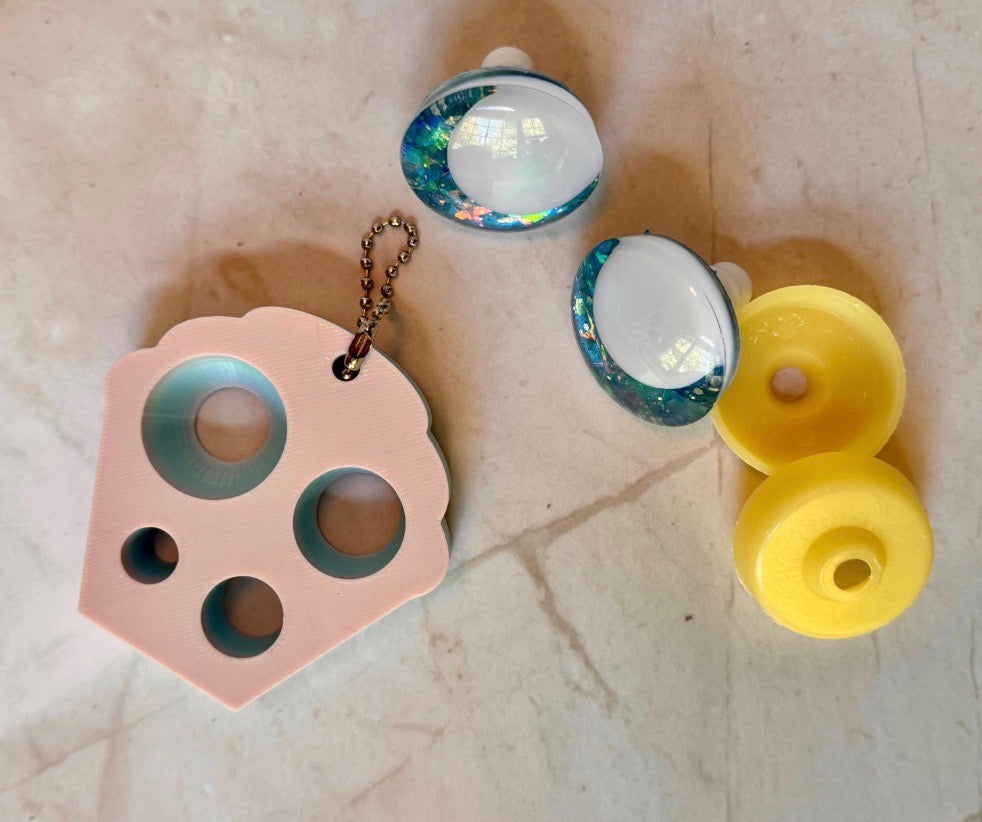 Cupcake Safety Eye Installer